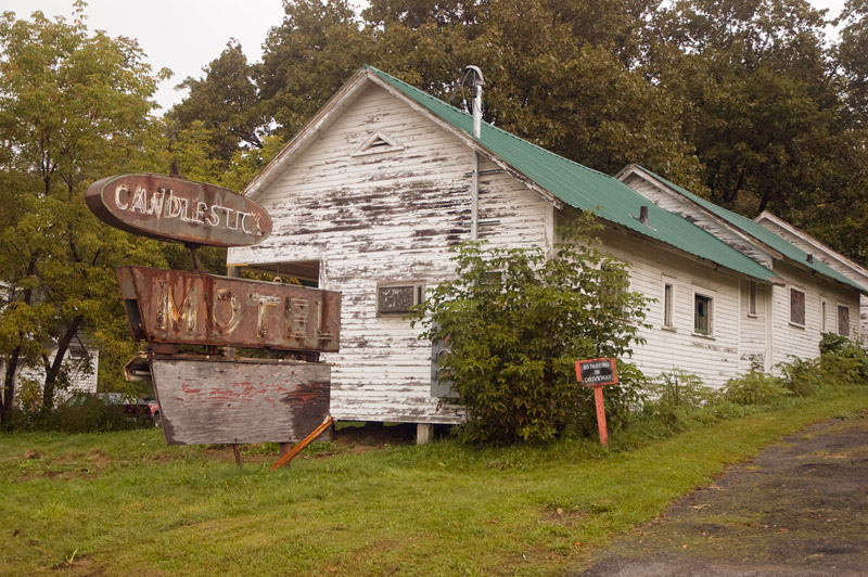 An abandoned motel, with a very dead neon sign