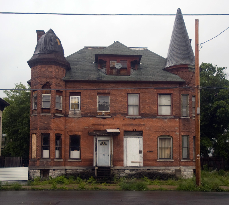 A Victorian house in disrepair